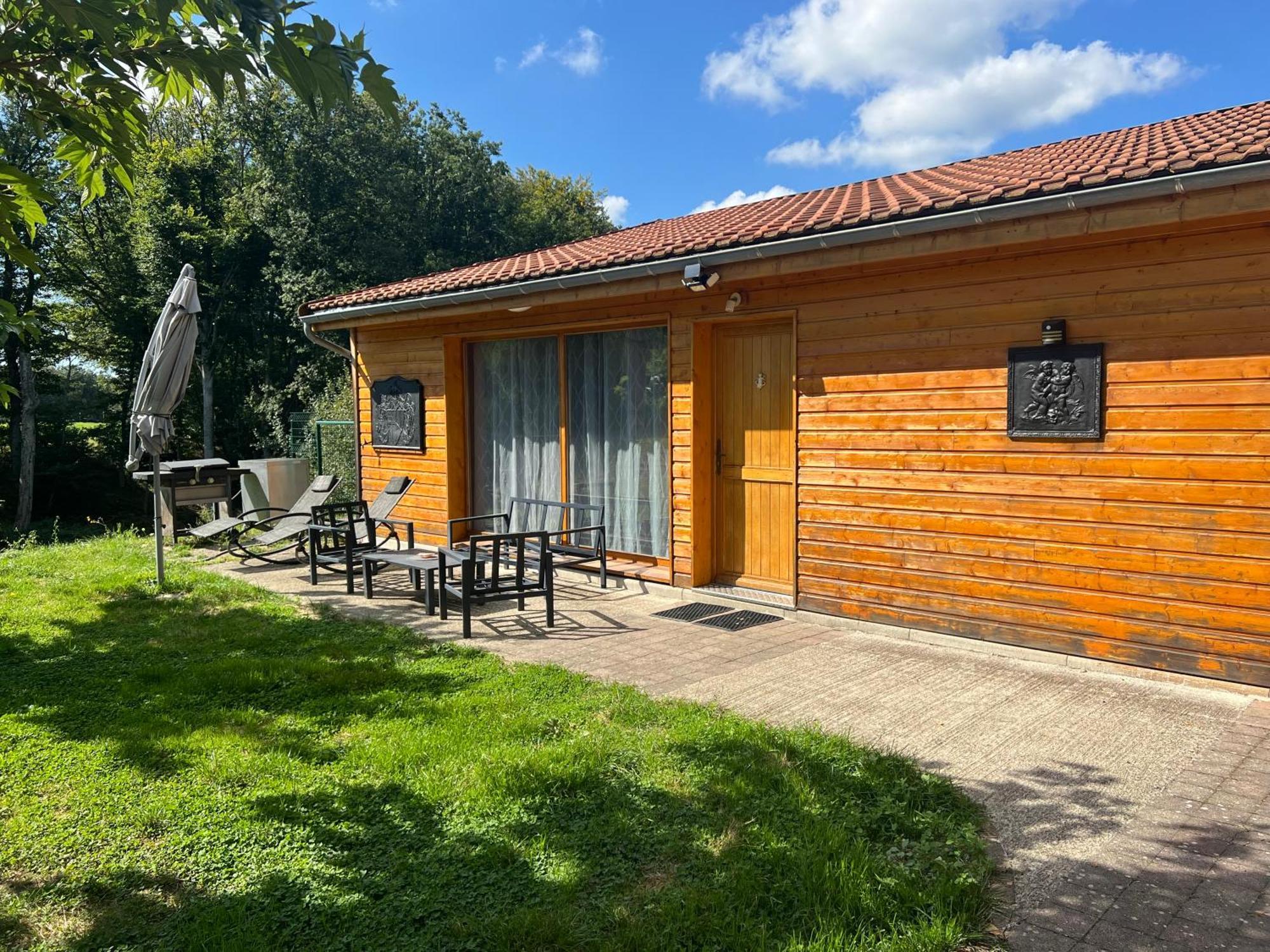 Chalet Des Anges Youx Exterior foto